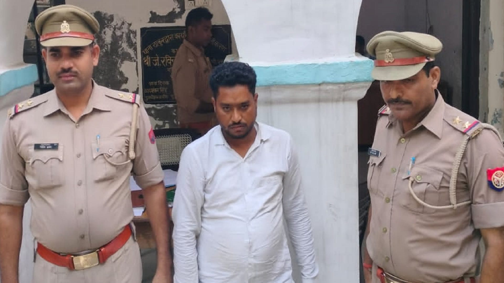 teacher arrested for molesting girl students in Thakurdwara of Moradabad