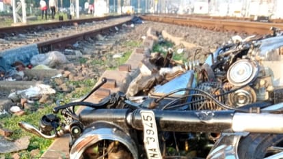 Rampur: Bike stuck Kashipur Lalkuan track, driver alertness saved major accident
