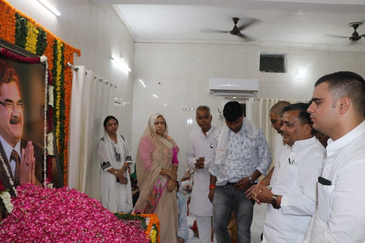 cabinate minister tributed to former minister ramveer