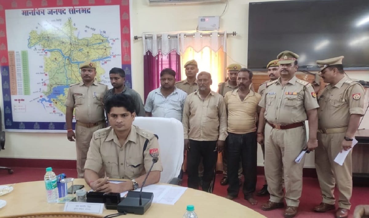 Coal smuggling racket exposed in sonbhadra foue people arrested with three  Coal laden trucks