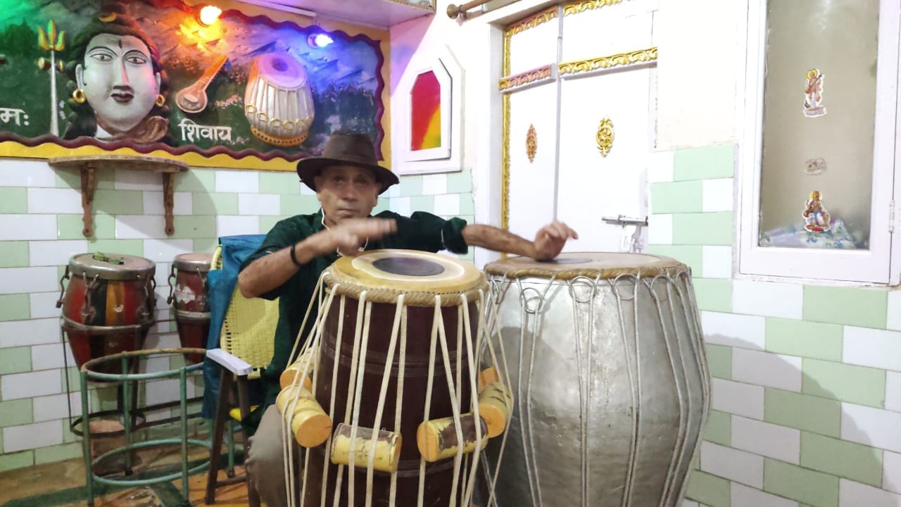 Worlds biggest tabla made in varanasi  player claims claim for Guinness Book of World Records