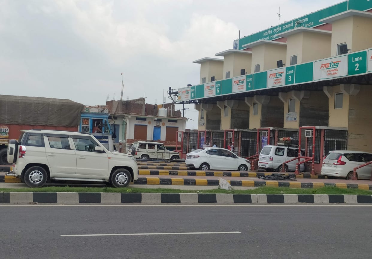 Vip lane monitoring strict, vehicles queue at toll plazas