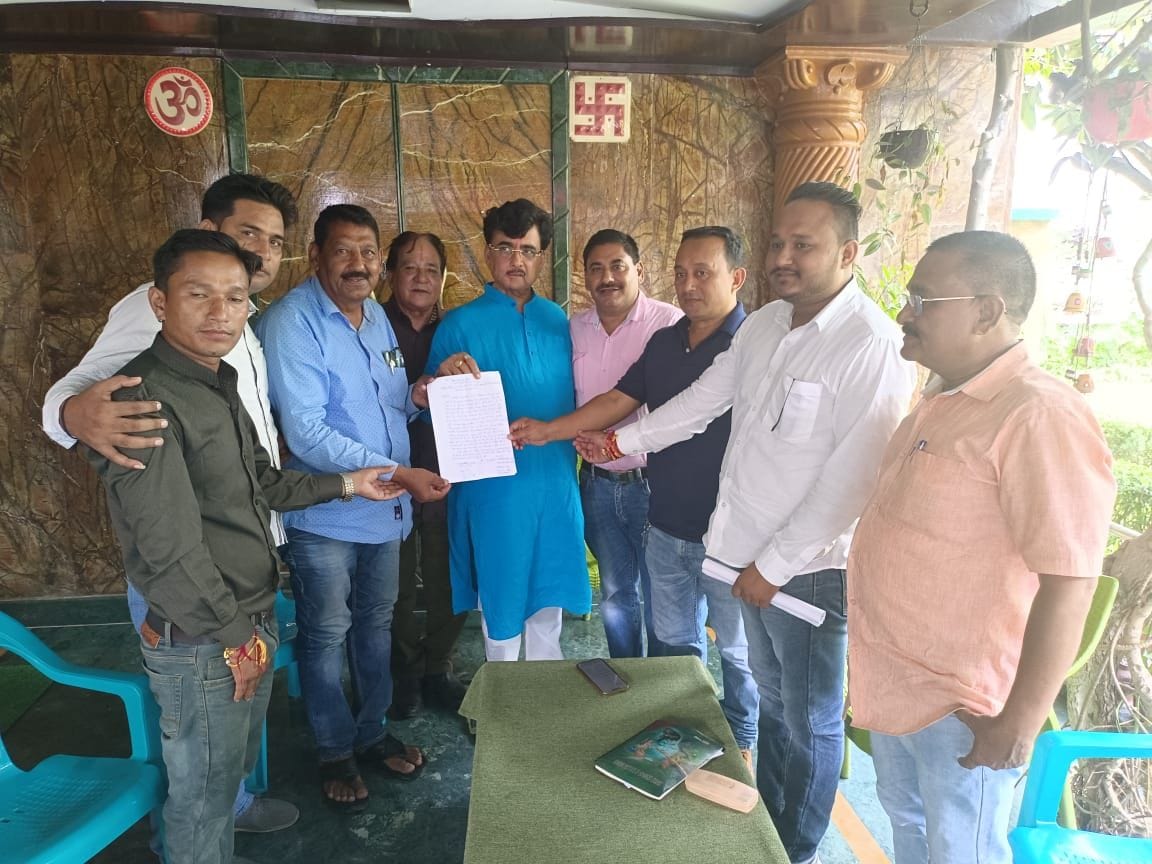 Mining businessmen submitted a memorandum to the chairman of Ban Development Corporation to reduce the royalty