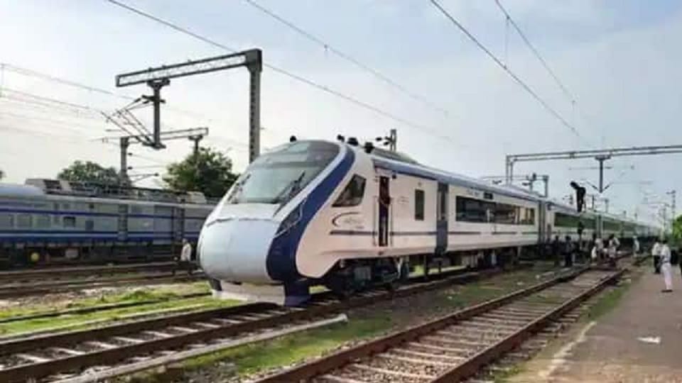 Indian Railway Vande Bharat Express delayed for hours today passengers upset at Varanasi station