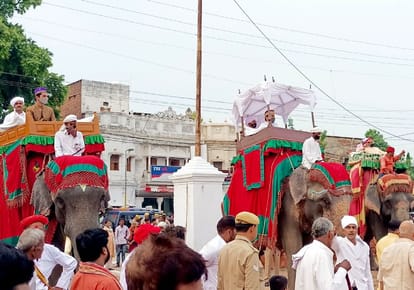 Ramnagar Ki Ramlila second day lord rama born in Ayodhya resonated with Manas Chaupai