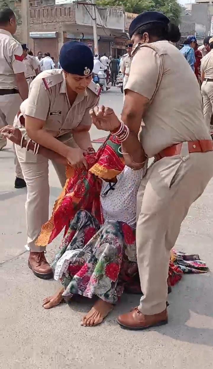 Police protest outside MLA's residence, create ruckus