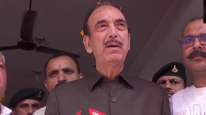 Ghulam Nabi Azad said Government should provide essential commodities to the Gujjar Bakkarwal community
