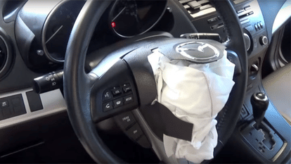 how do airbags inflate in a car crash how fast does an airbag deploy in a car know details
