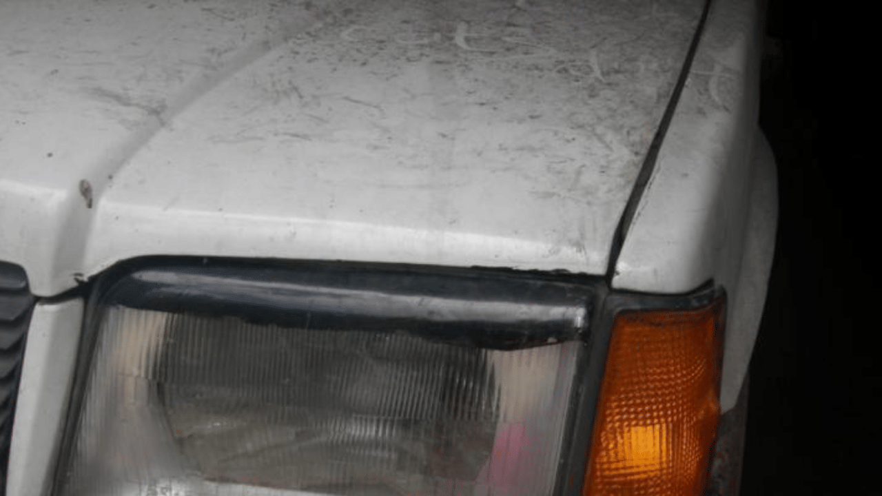 Safty tip for driving a car at night high beam light car danger for life