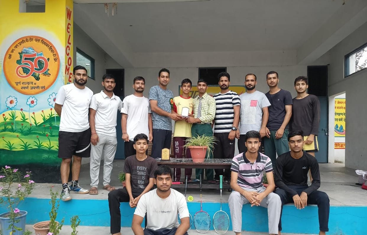 manoj and abhisek win badmintion pratiyogita in tatoh bilaspur