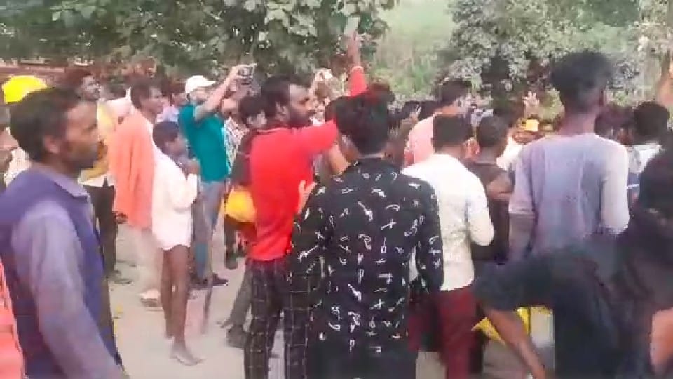 Katni: Rape of three-year-old girl, accused absconding from police custody, angry people jammed