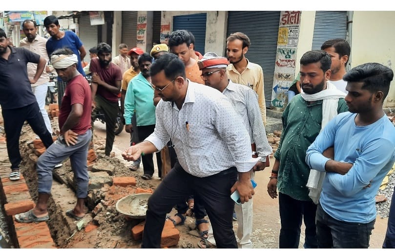 Tehsildar did on-site inspection of the under-construction drain
