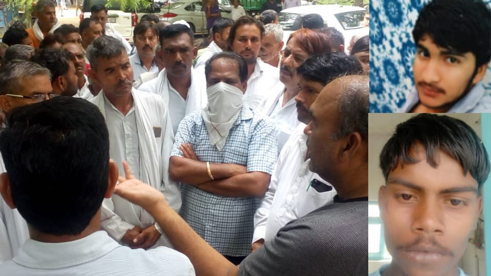 Family demands compensation of 50 lakhs in death of two workers in STP at Rohtak IMT