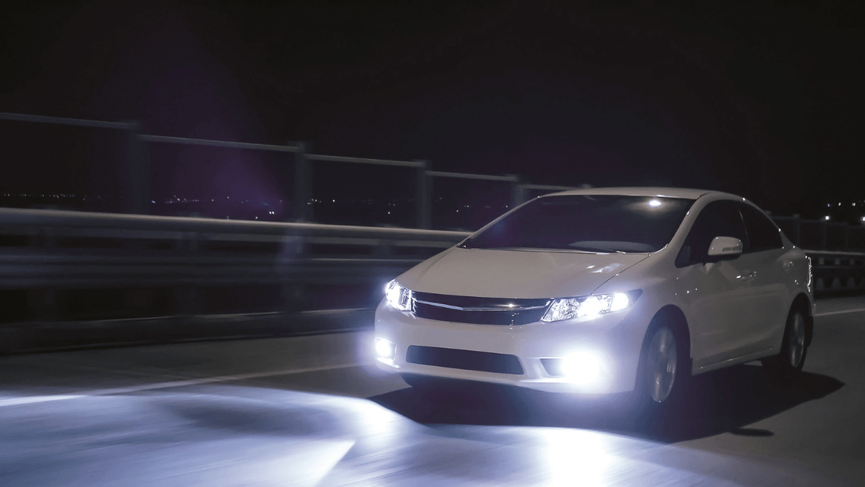 Safty tip for driving a car at night high beam light car danger for life