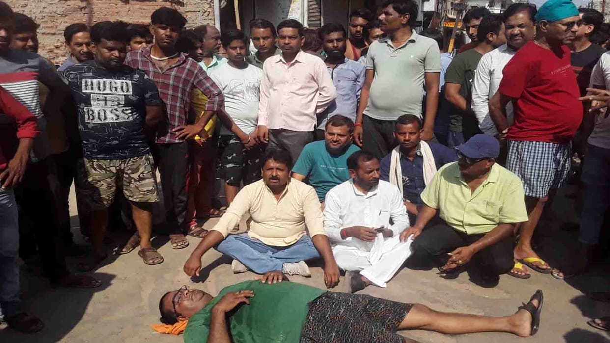 Farrukhabad: Traders protest against removal of encroachment