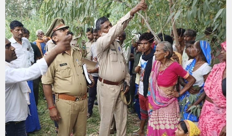 Dead bodies of farmers, laborers and youth were found hanging in Unnao