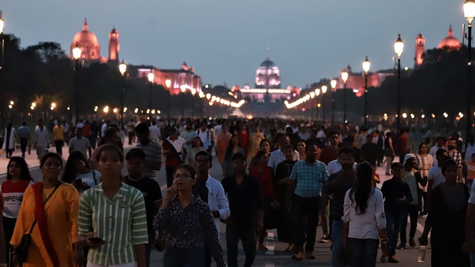 People gathered on the kartavya path on Sunday enjoyed the lighting and outing