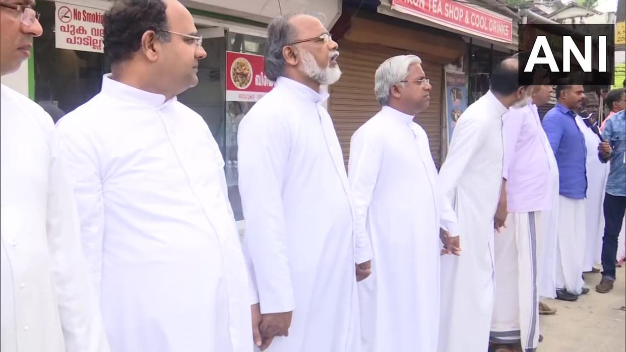 Kochi churches extended their support to fishermen protesting against the Adani port project in Vizhinjam