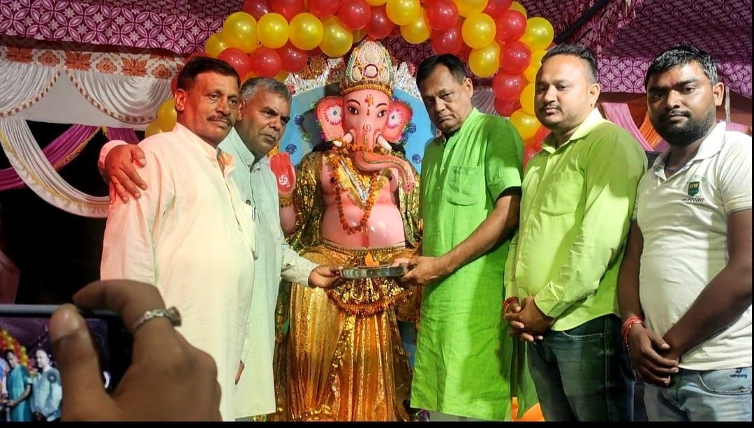 Idol immersion with a huge procession of Shri Ganesh in Lalkuan.