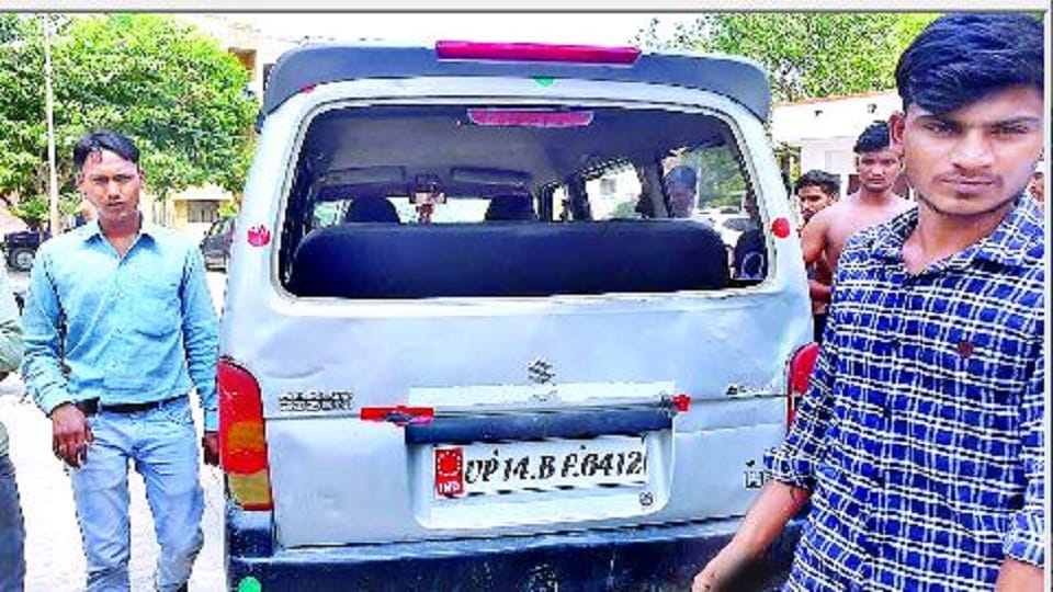 Villagers beat up car riders assuming goat thieves in Mainpuri