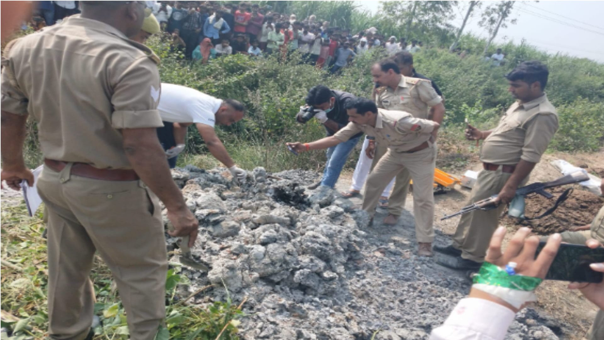 Father accused of burning the dead body after killing the daughter was sent to jail