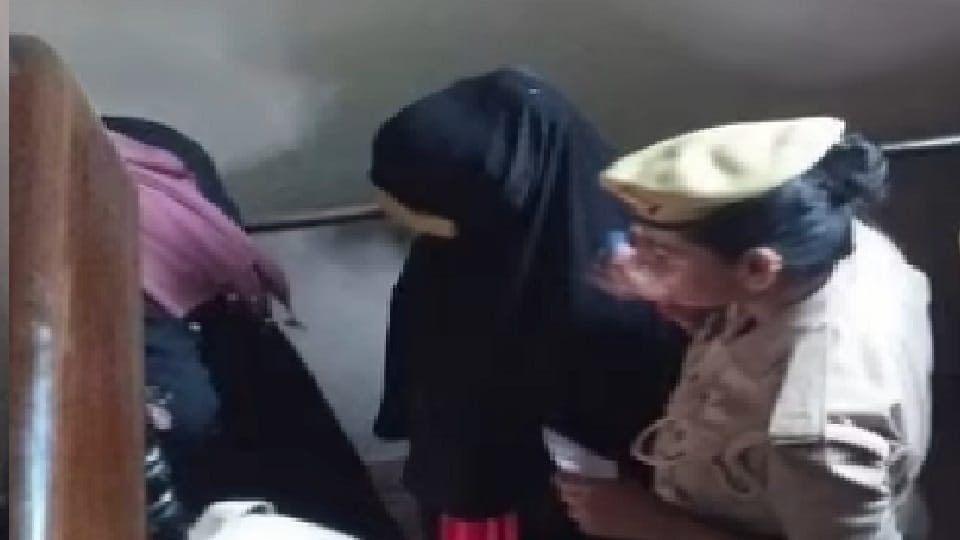 Police Arrested Ten People Including Five Girls In Hotel in Badaun Search continues for hotel owner
