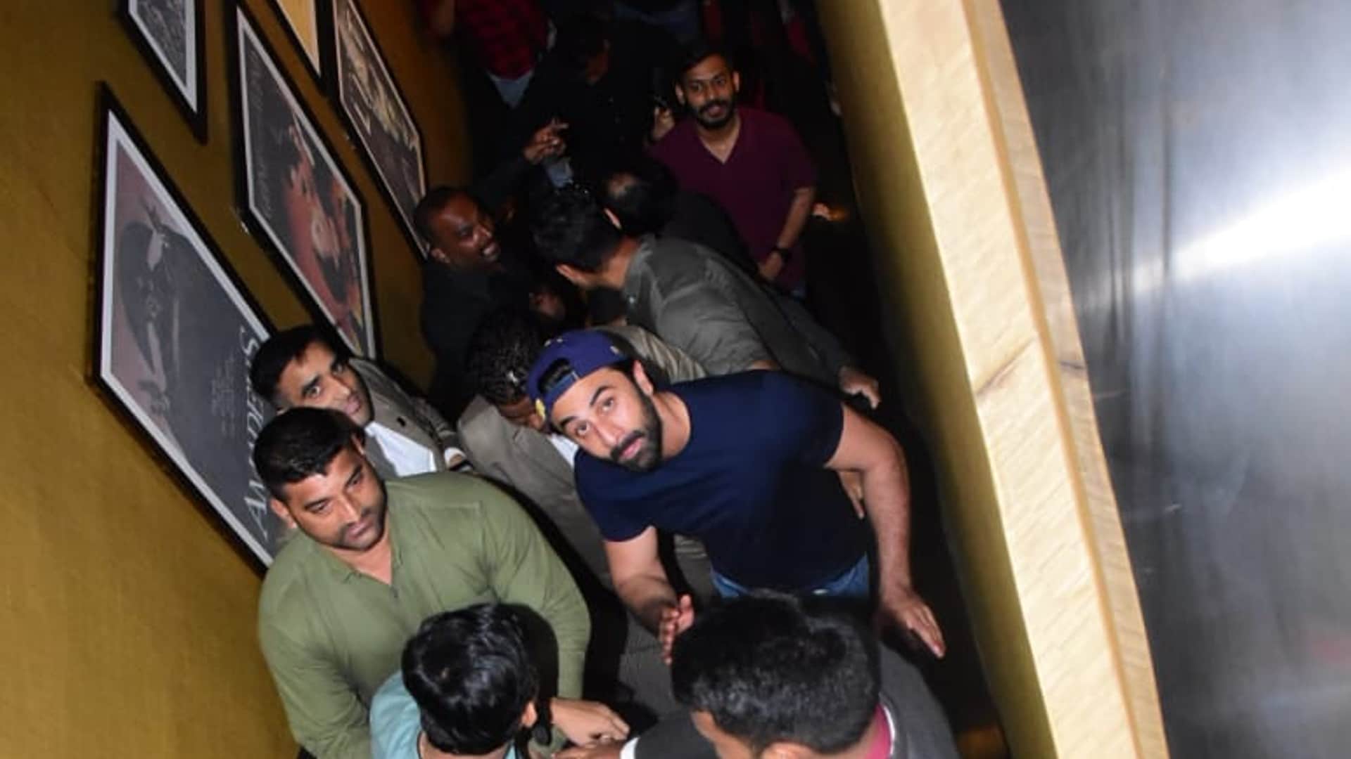 Ranbir Kapoor Ayan Mukerji meet excited fans at the houseful show of Brahmastra, actor reaction on Film