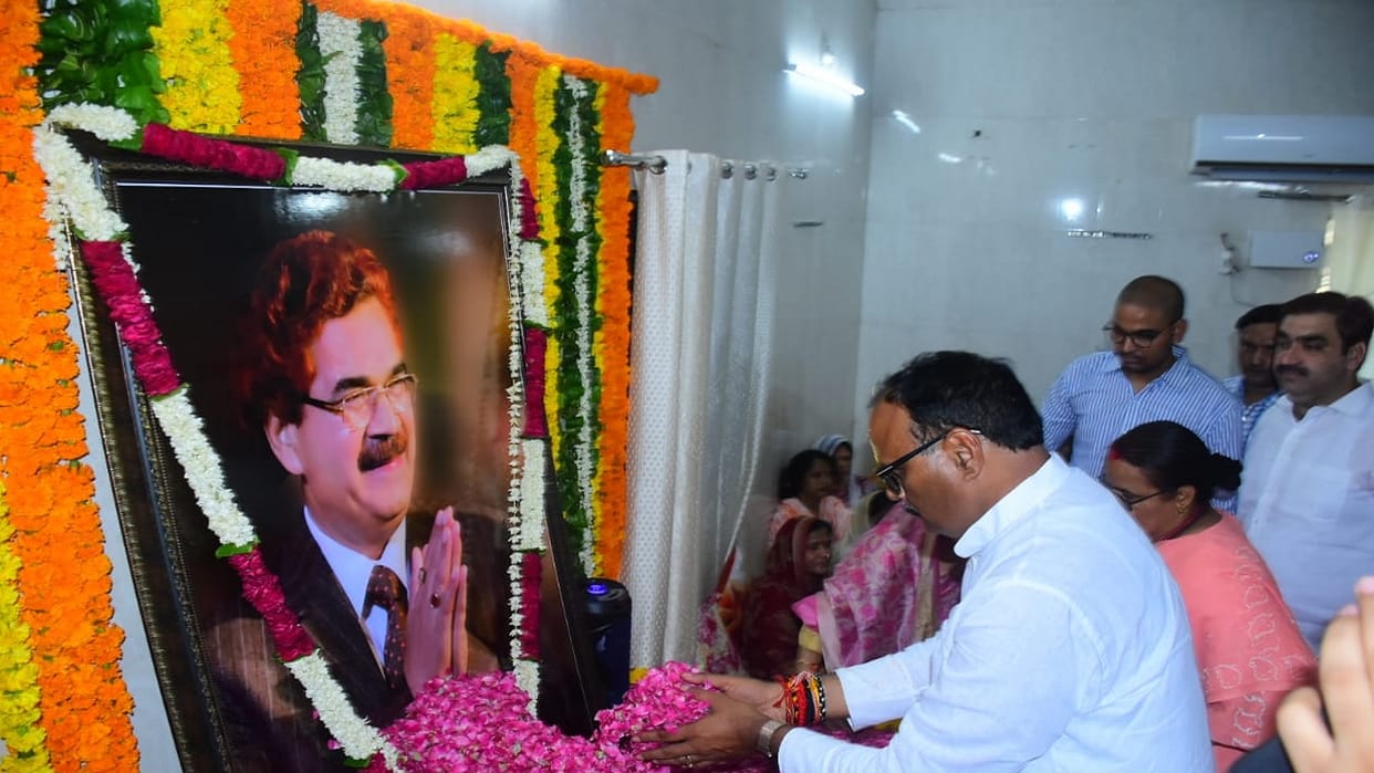 Brajesh Pathak and Swatantra Dev Singh pay tribute to Ramveer Upadhyay