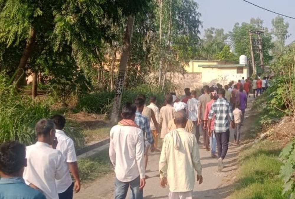 Haridwar poisonous liquor Death case: people crying everywhare in village photos