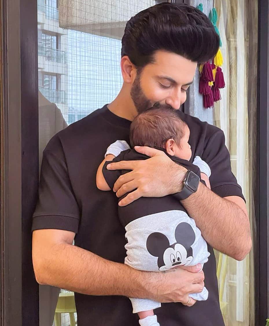 Dheeraj Dhoopar shares his son zayn photo on completion one month reveals name on social media