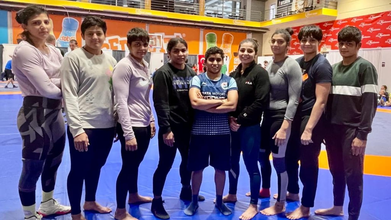 Indian womens wrestling team leaves for Serbia for World Wrestling Championship