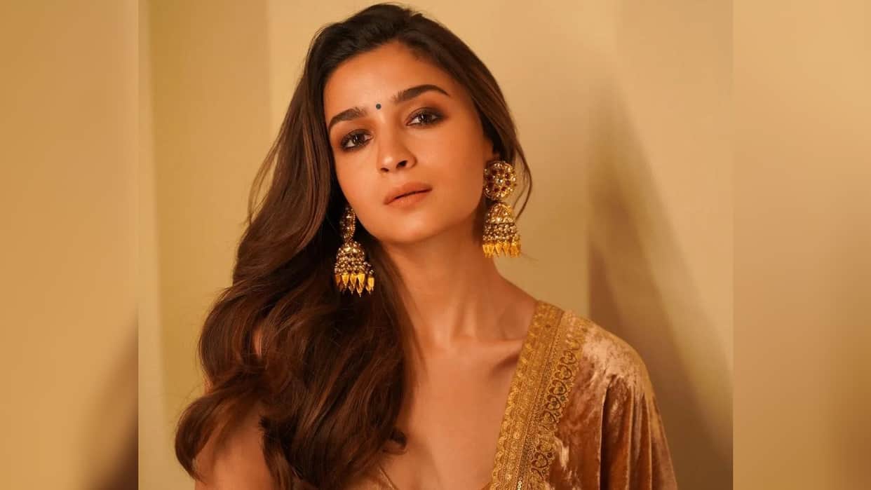 Brahmastra worldwide collection 225 crore Alia Bhatt expressed gratitude to Audience
