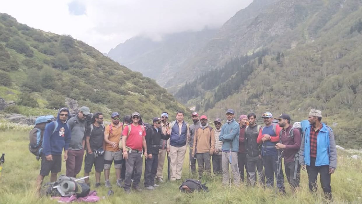Four climbers rescued Manikarn safely from base camp