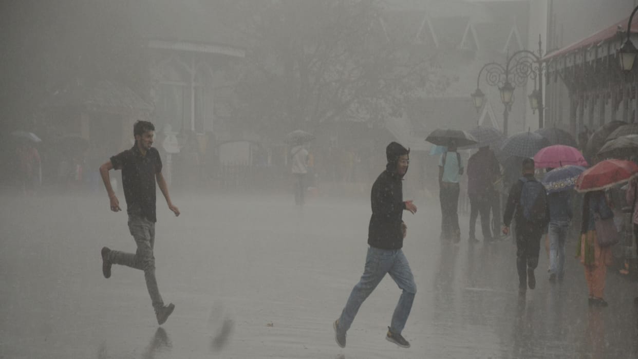 Heavy rainfall alert in Himachal for two days, it rained clouds in Shimla