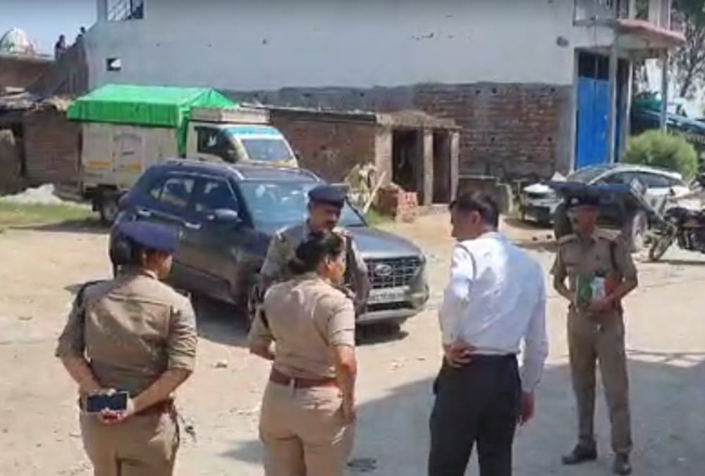 Haridwar poisonous liquor case: villagers in fear of police and not get treatment by medical team