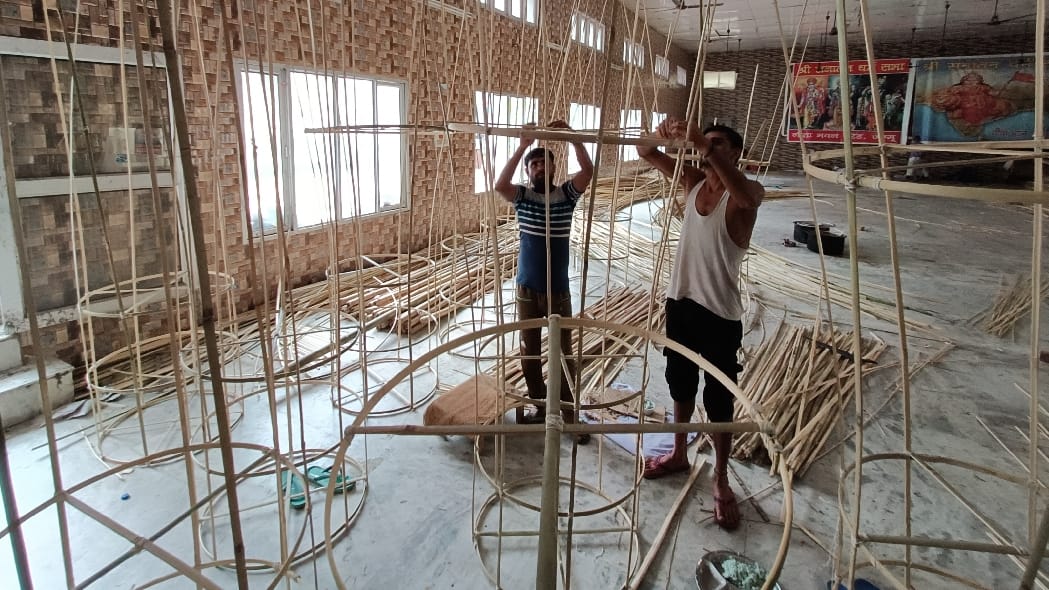 Jammu 60 feet effigy of ravan to be made of bamboo from Assam by Hindu Muslim artisans from Meerut
