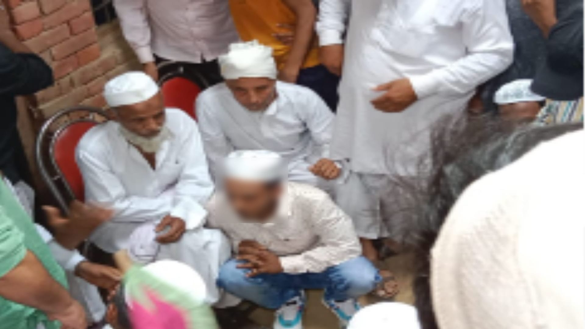 A youth came to marry another but case opened and apologize in Panchayat by groom in Muzaffarnagar
