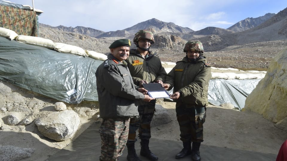 Northern Command Chief checks security along LoC in Kargil