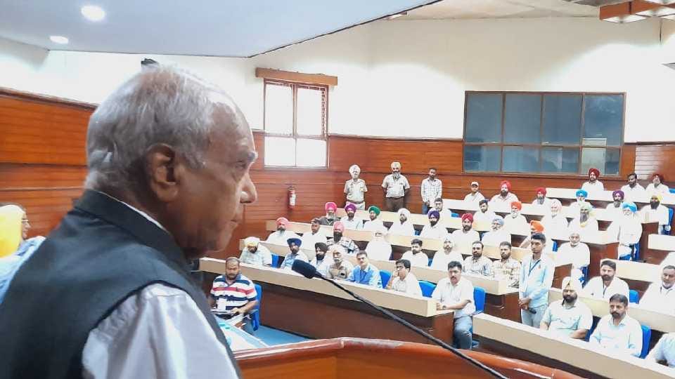 Punjab Governor said sedition case should be filed against those doing illegal mining in border areas