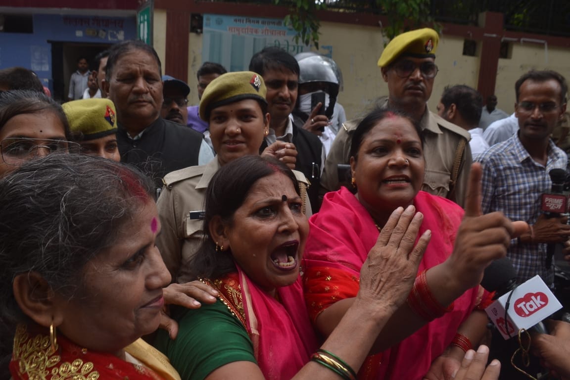 Gyanvapi Masjid Case verdict happiness in hindu side bam bam bol raha hai kashi see in pictures