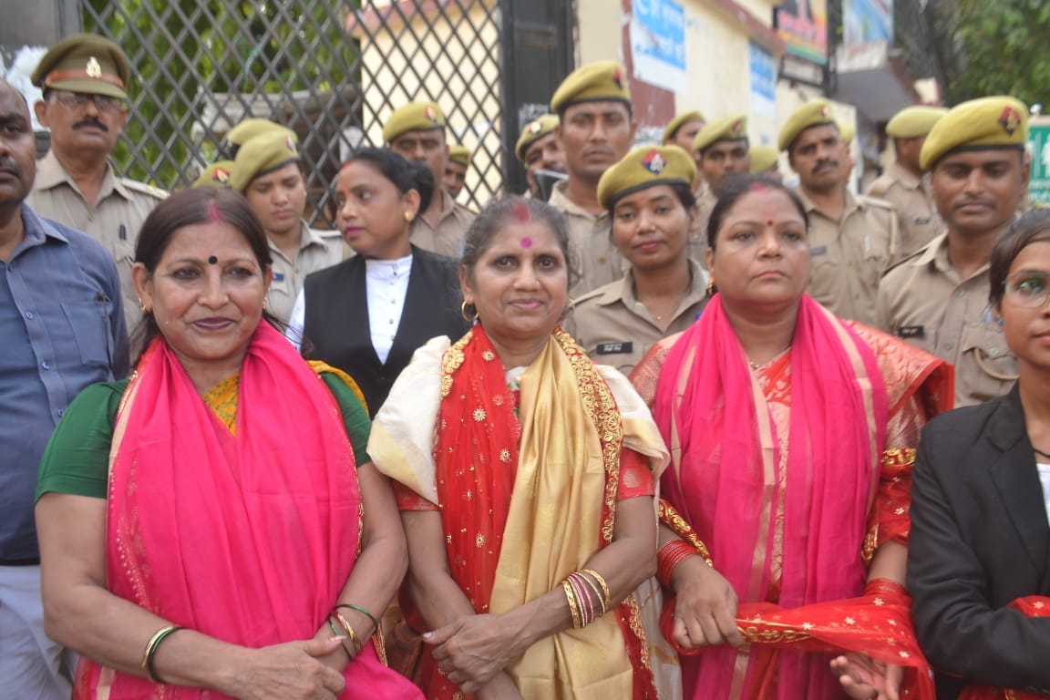 Gyanvapi Masjid Case verdict happiness in hindu side bam bam bol raha hai kashi see in pictures