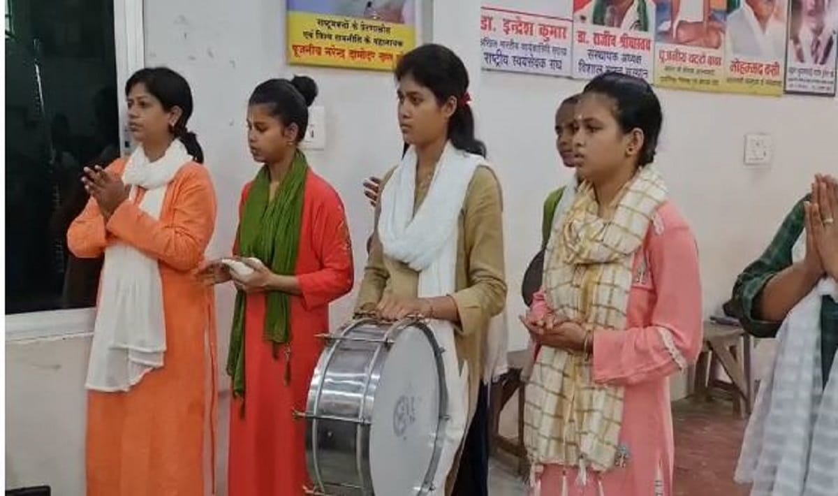 Gyanvapi case verdict Muslim women celebrated in Varanasi performed aarti of lord shiv