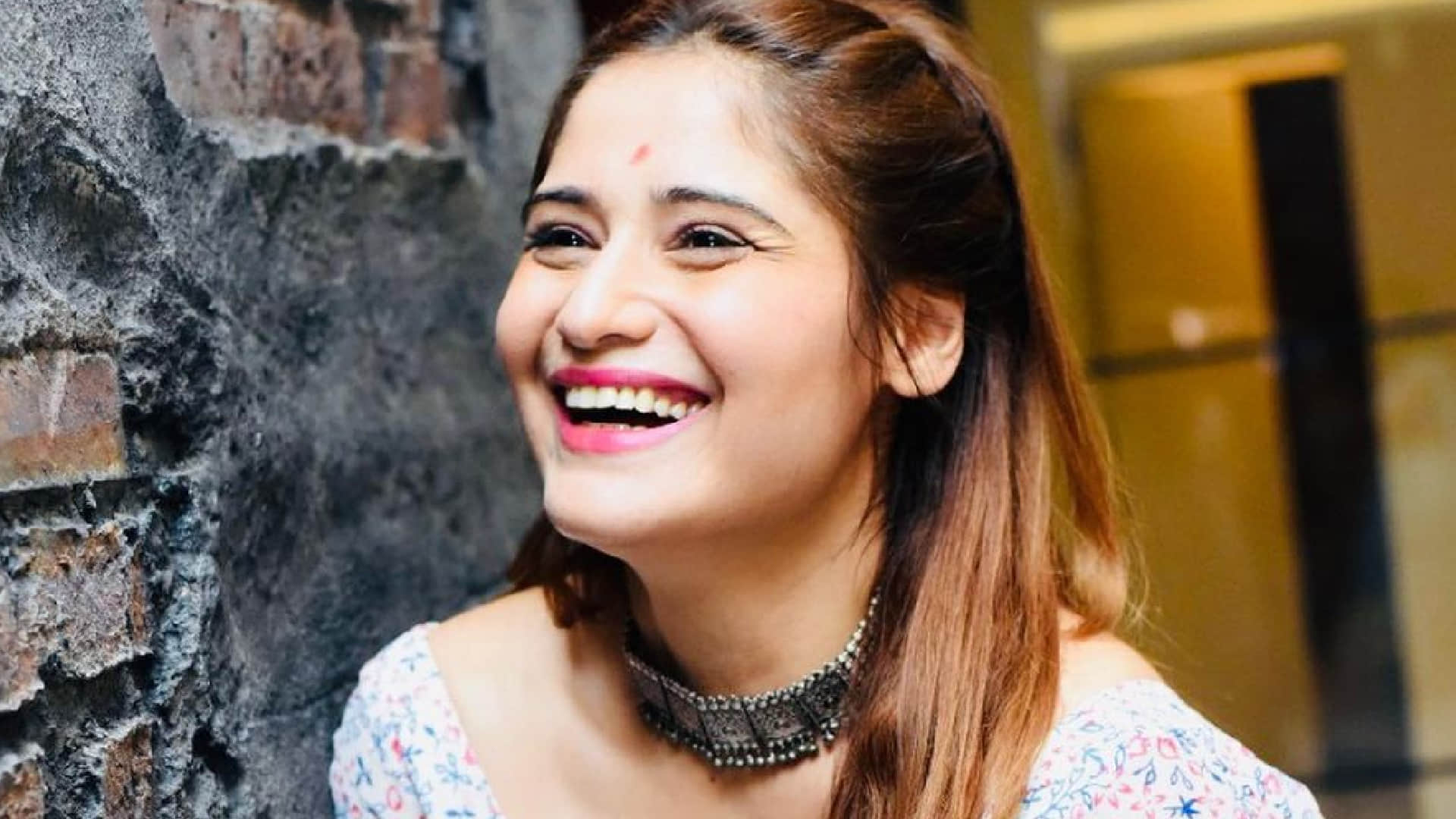 Bigg Boss Fame Arti Singh gets six stitches as she injures her hand at a Mumbai restaurant