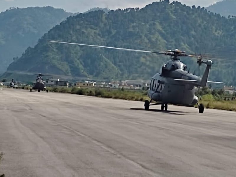 Uttarakhand news: Four helicopter landed simultaneously at Chinyalisaur airport for the first time