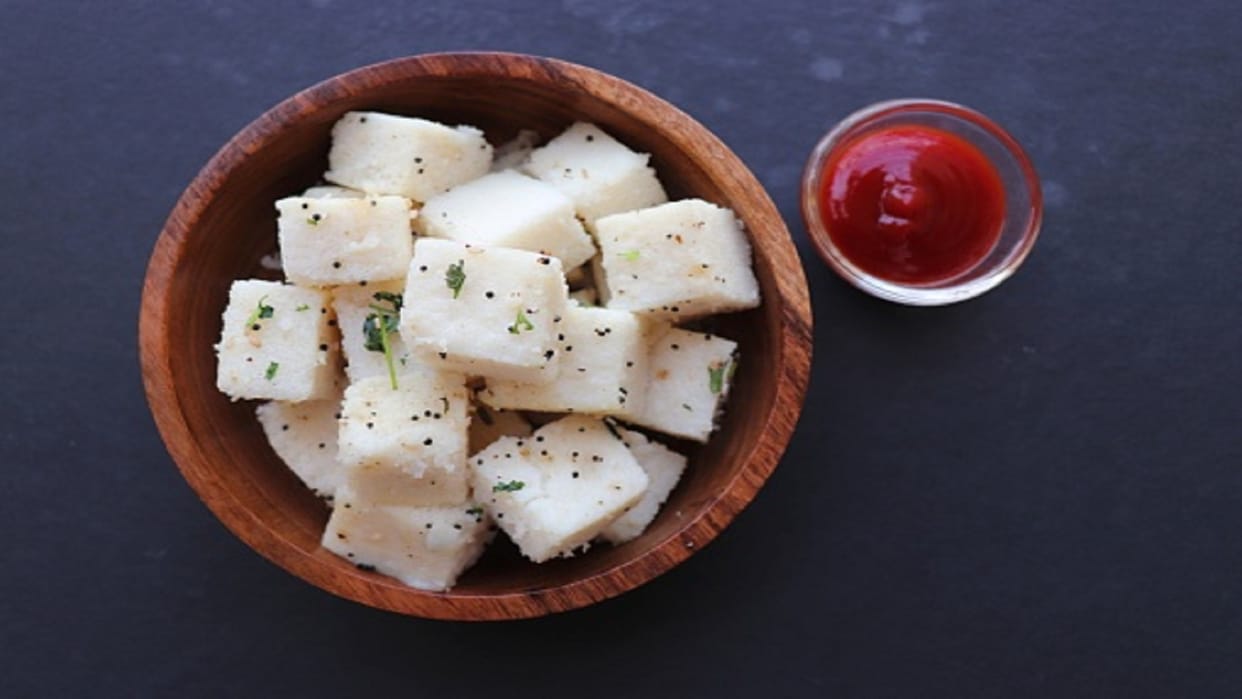 Healthy Breakfast Recipes How To Make Rice Dhokla In Gujarati Style Know Recipe Ingredients