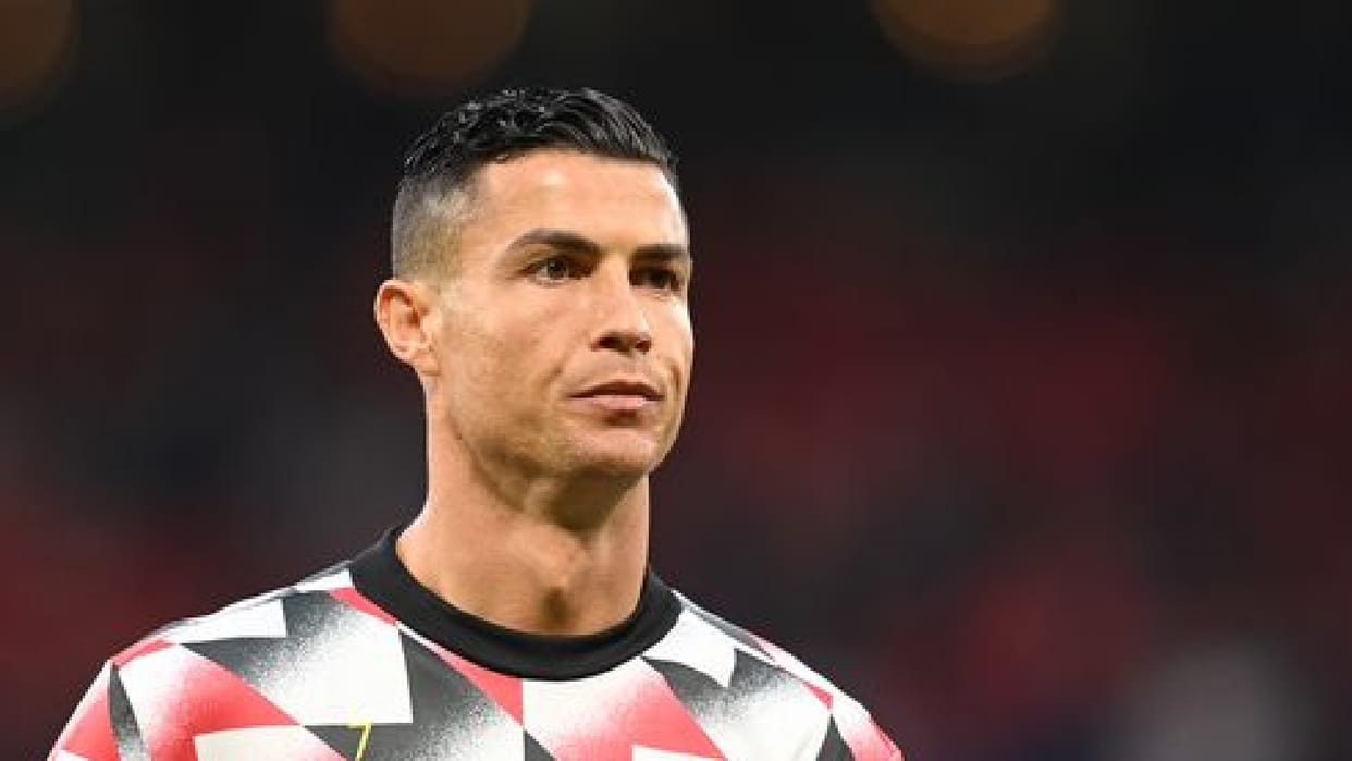 Cristiano Ronaldo may leave Manchester united for saudi arebian club for 1957 crore offer