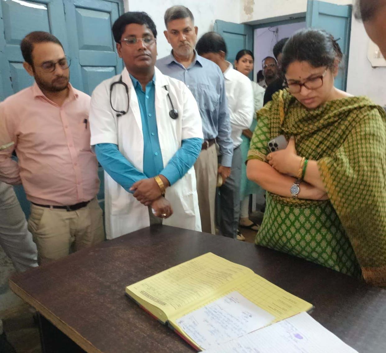 Instructions to give charge sheet to former secretary of Goumnari