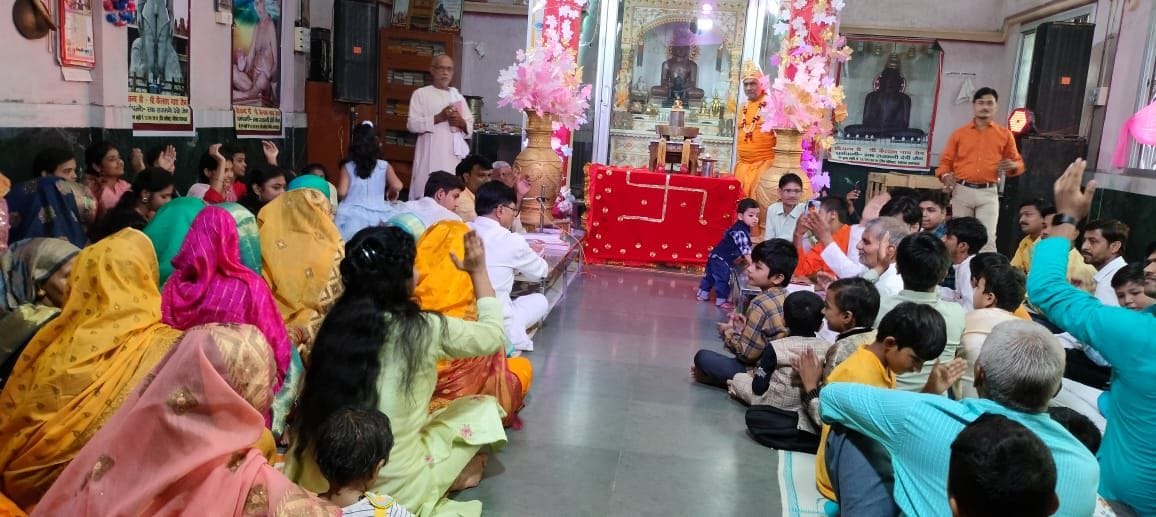 Chitrakoot: Lord Jinendra was anointed