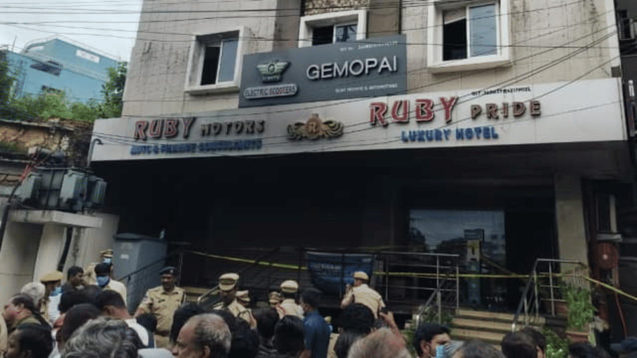 MoRTH orders enquiry into Secunderabad E bike showroom fire
