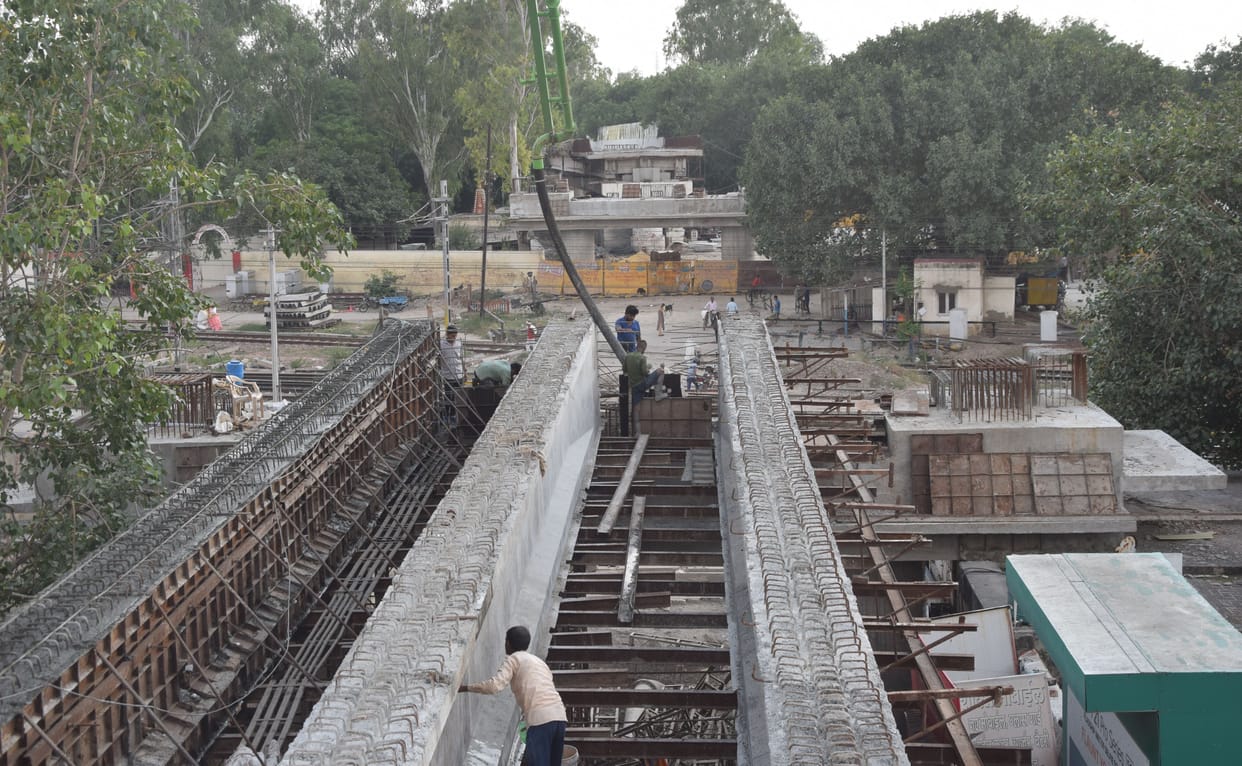 Kachcha Berry Road Railway Crossing Flyover being built for the convenience of the people